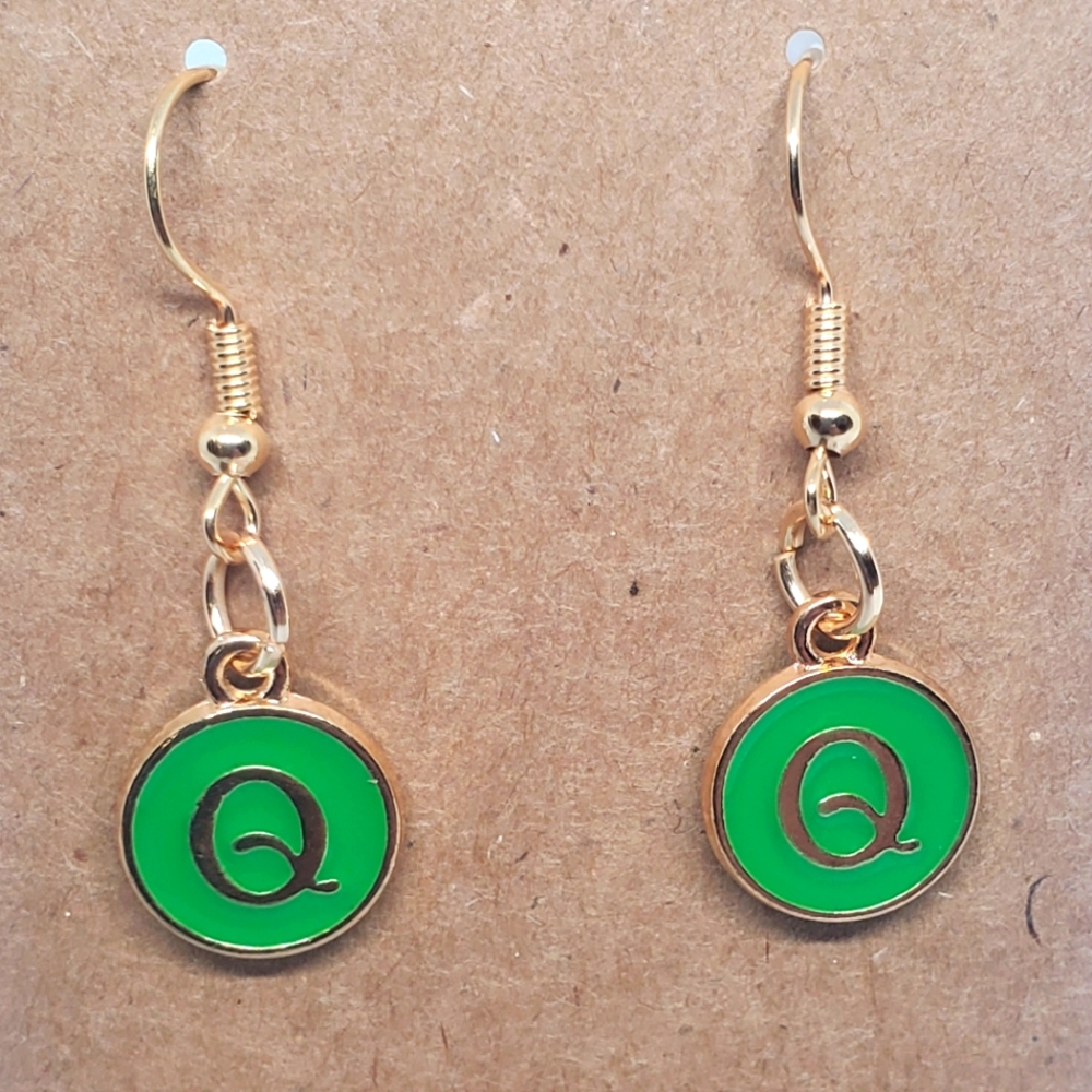 7/$10 Q Initial Earrings, New